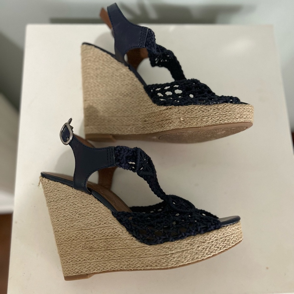 LUCKY BRAND NAVY WEDGES